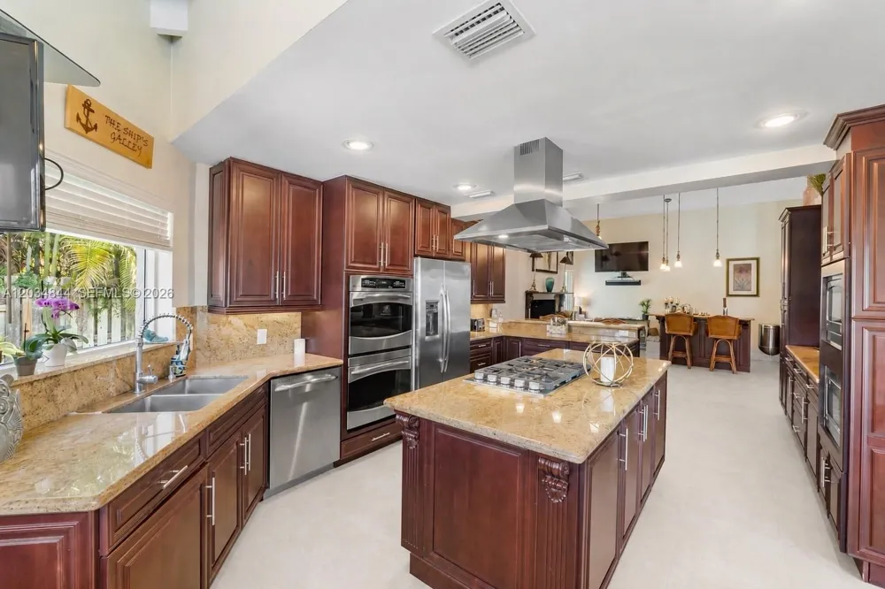 17640 Old Cutler Rd Palmetto Bay, FL 33157