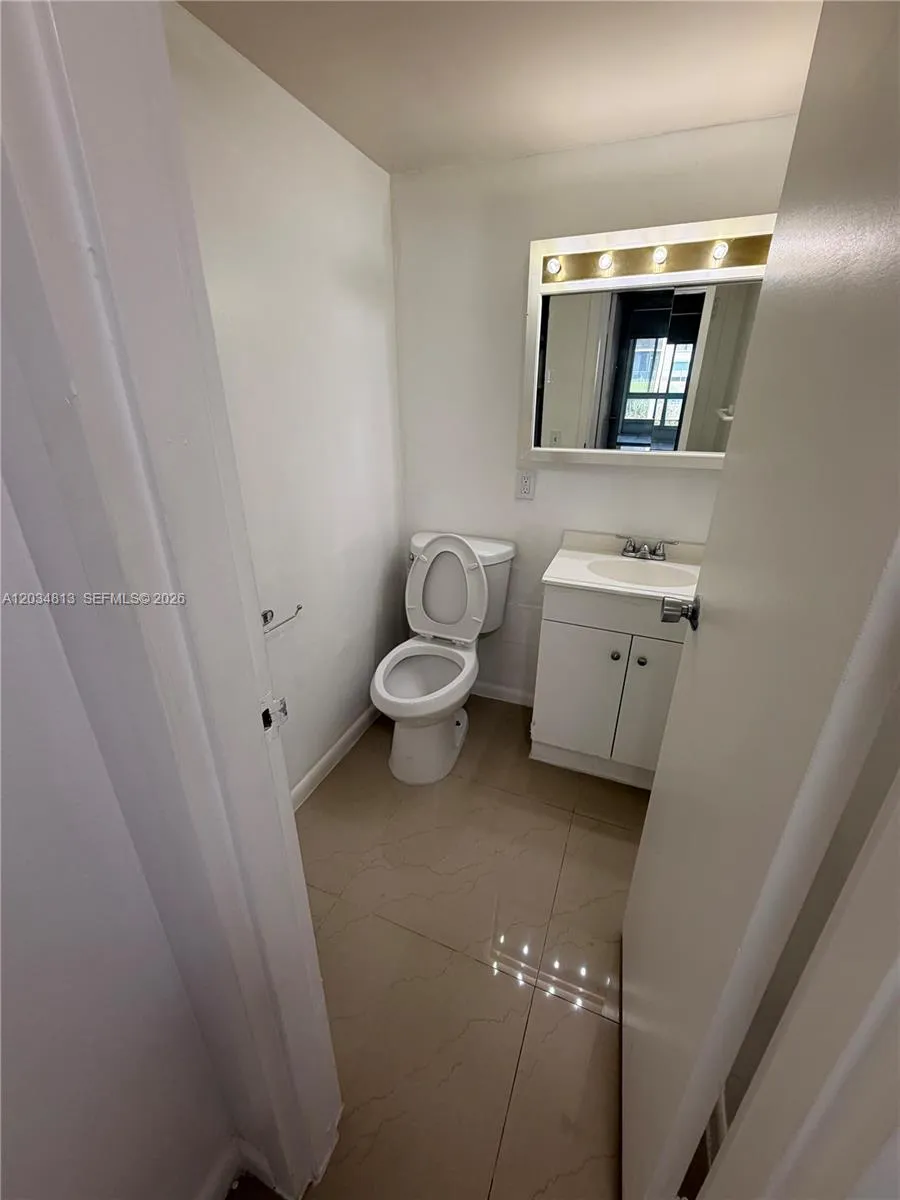 200 S Waterway Dr S #107 Lantana, FL 33462