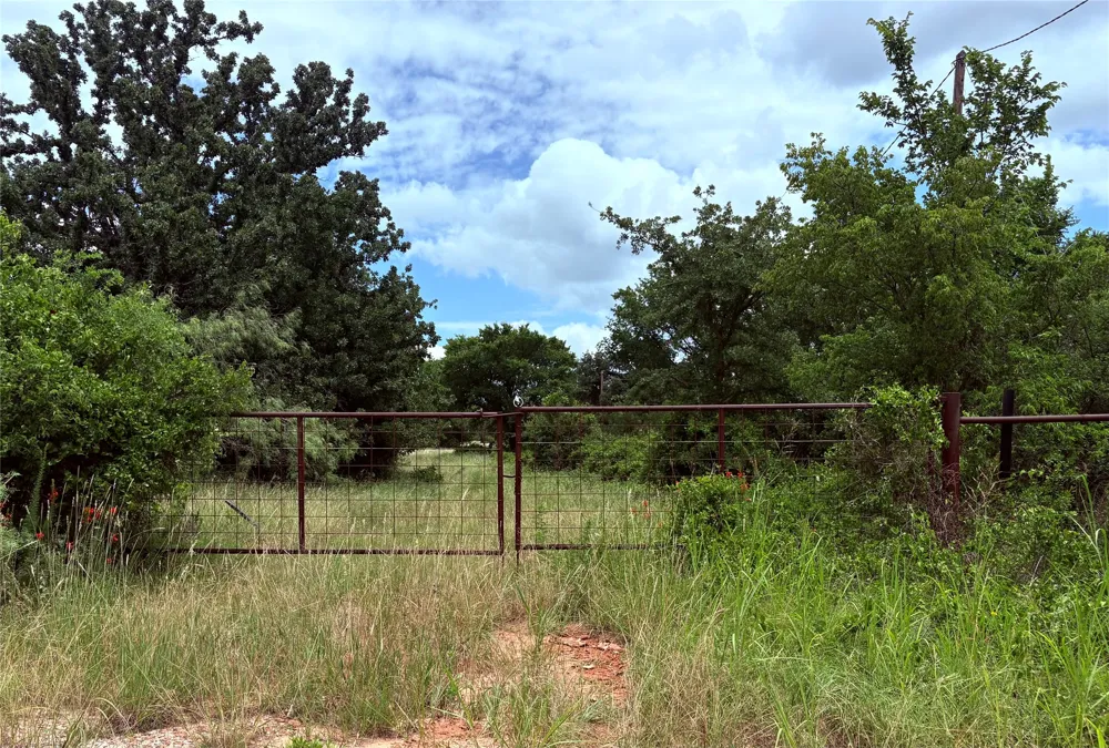 1600 CR 330 Eastland, TX 76448