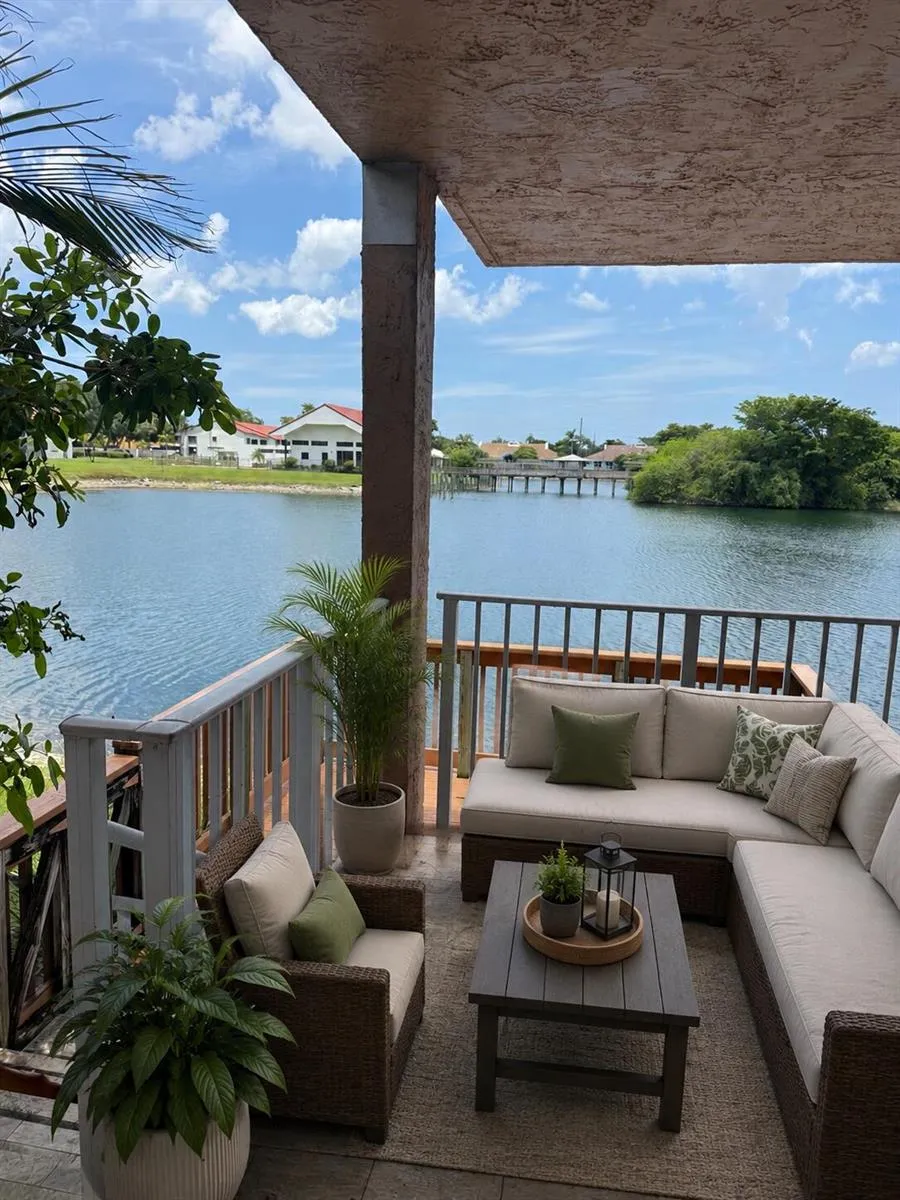 3291 NW 44th Street #2 Oakland Park, FL 33309