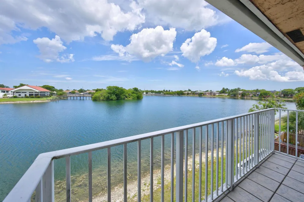 3291 NW 44th Street #2 Oakland Park, FL 33309