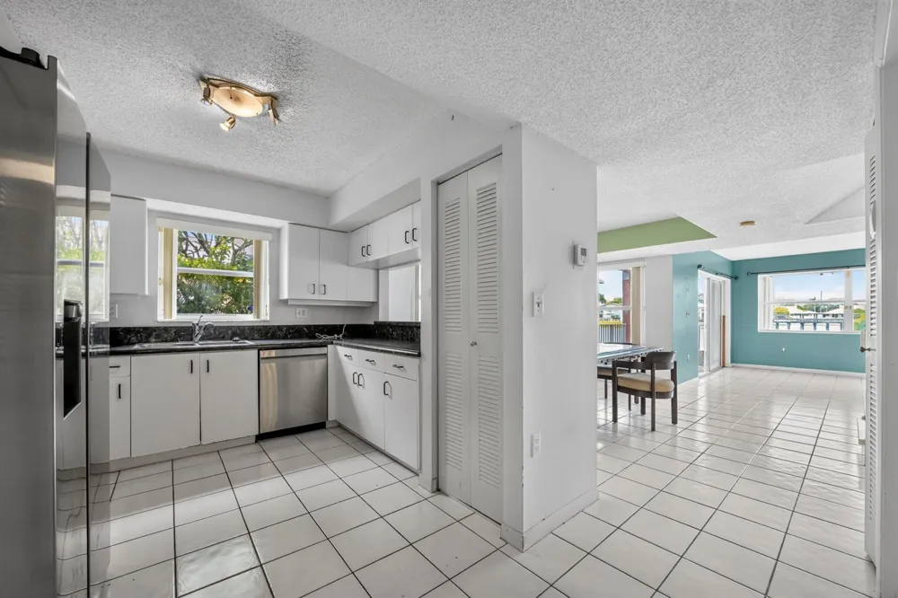 3291 NW 44th Street #2 Oakland Park, FL 33309