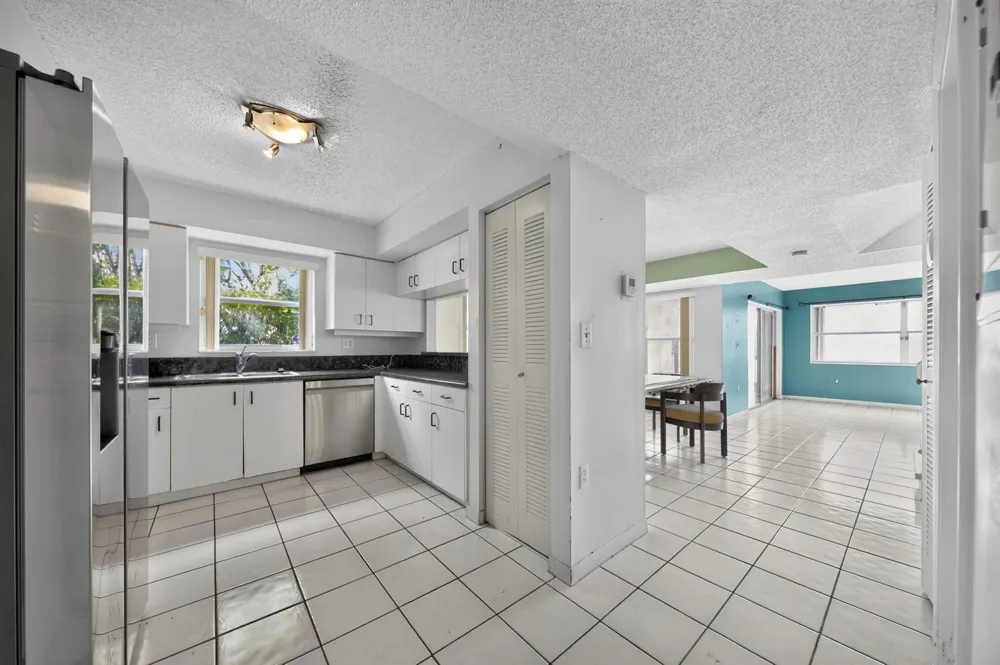 3291 NW 44th Street #2 Oakland Park, FL 33309
