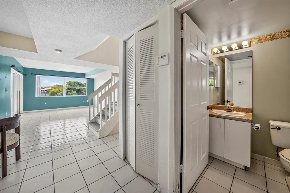3291 NW 44th Street #2 Oakland Park, FL 33309