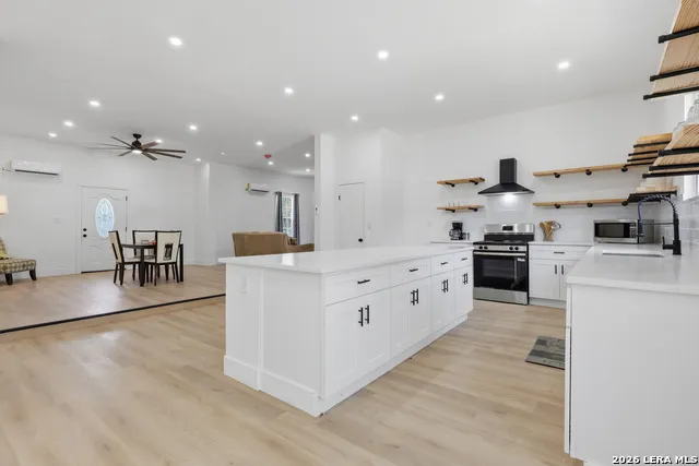 4344 MOUNTAIN PASS Von Ormy, TX 78073