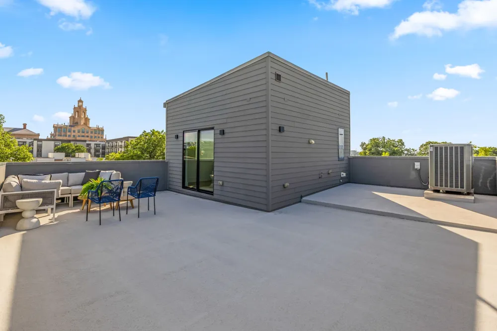 2719 Reagan Street #104 Dallas, TX 75219