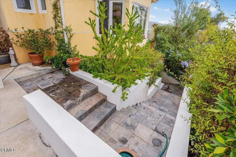 579 Glade Drive Santa Paula, CA 93060