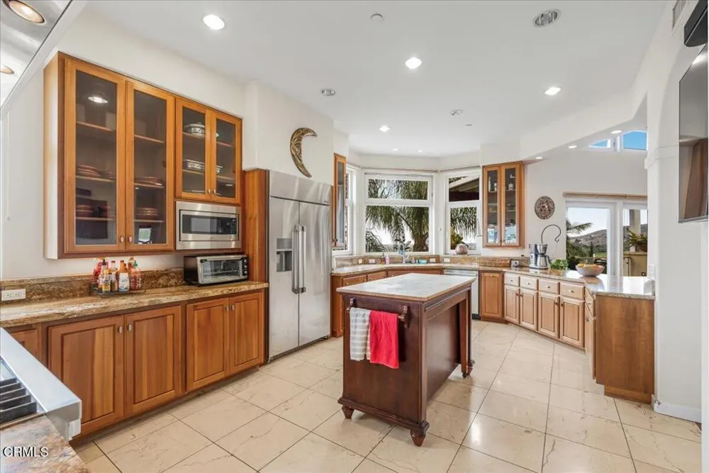 579 Glade Drive Santa Paula, CA 93060