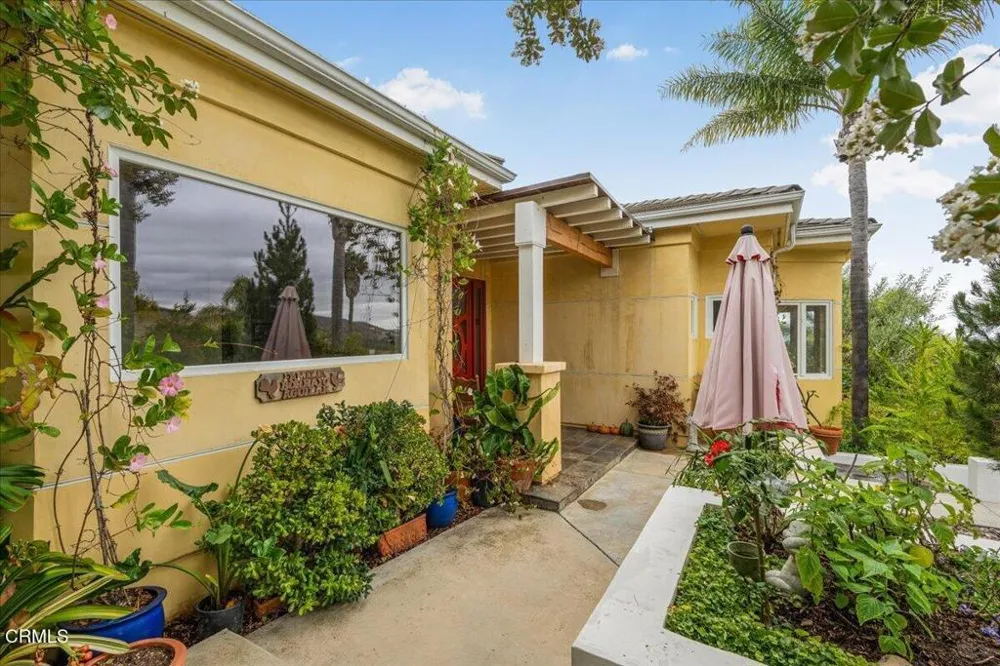 579 Glade Drive Santa Paula, CA 93060