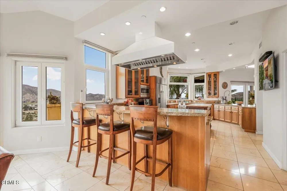 579 Glade Drive Santa Paula, CA 93060