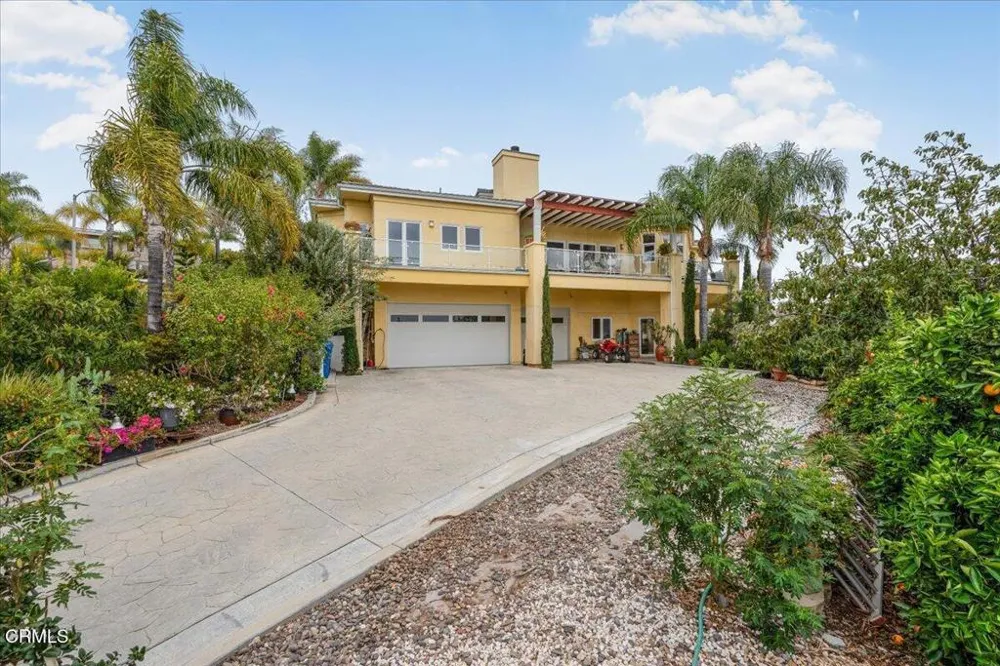 579 Glade Drive Santa Paula, CA 93060