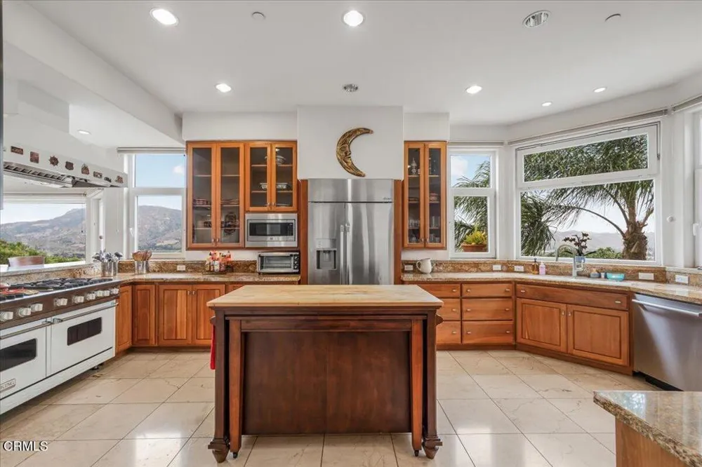 579 Glade Drive Santa Paula, CA 93060