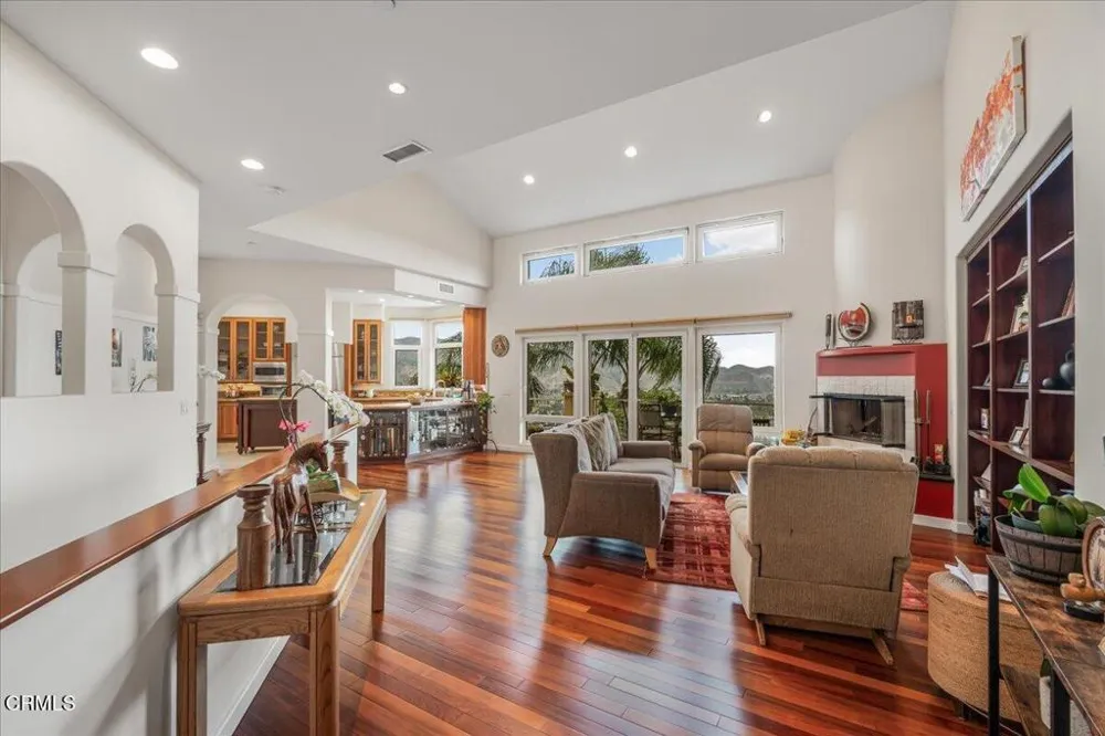 579 Glade Drive Santa Paula, CA 93060