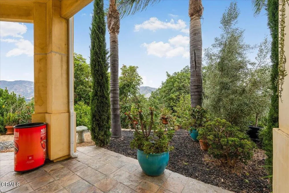 579 Glade Drive Santa Paula, CA 93060