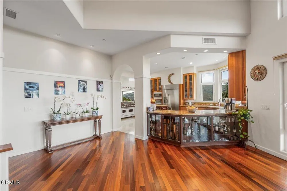 579 Glade Drive Santa Paula, CA 93060
