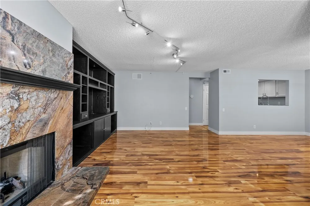 42805 15th W Lancaster, CA 93534