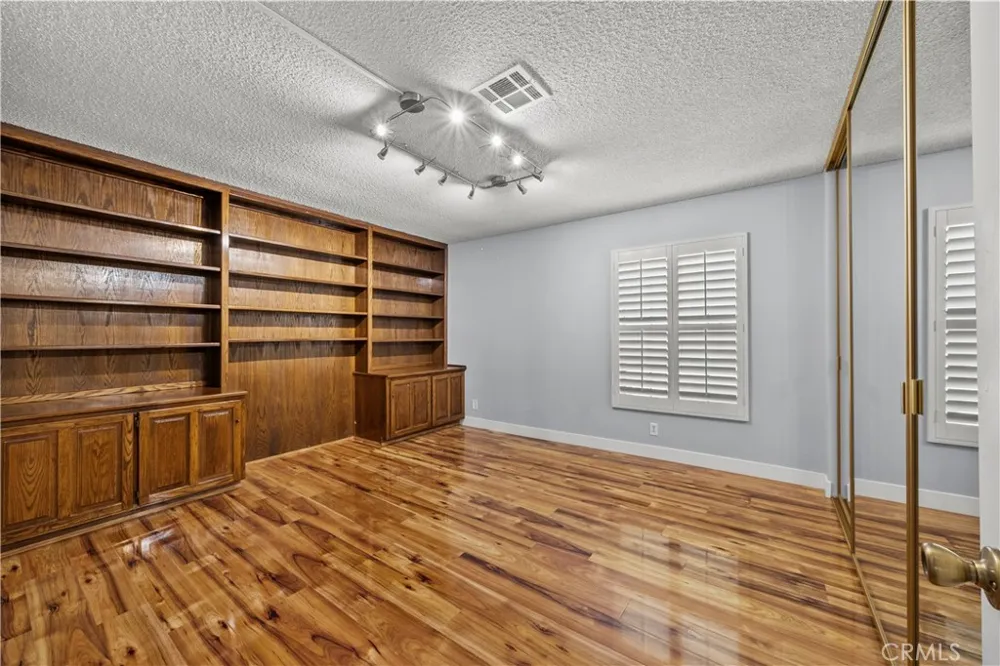 42805 15th W Lancaster, CA 93534