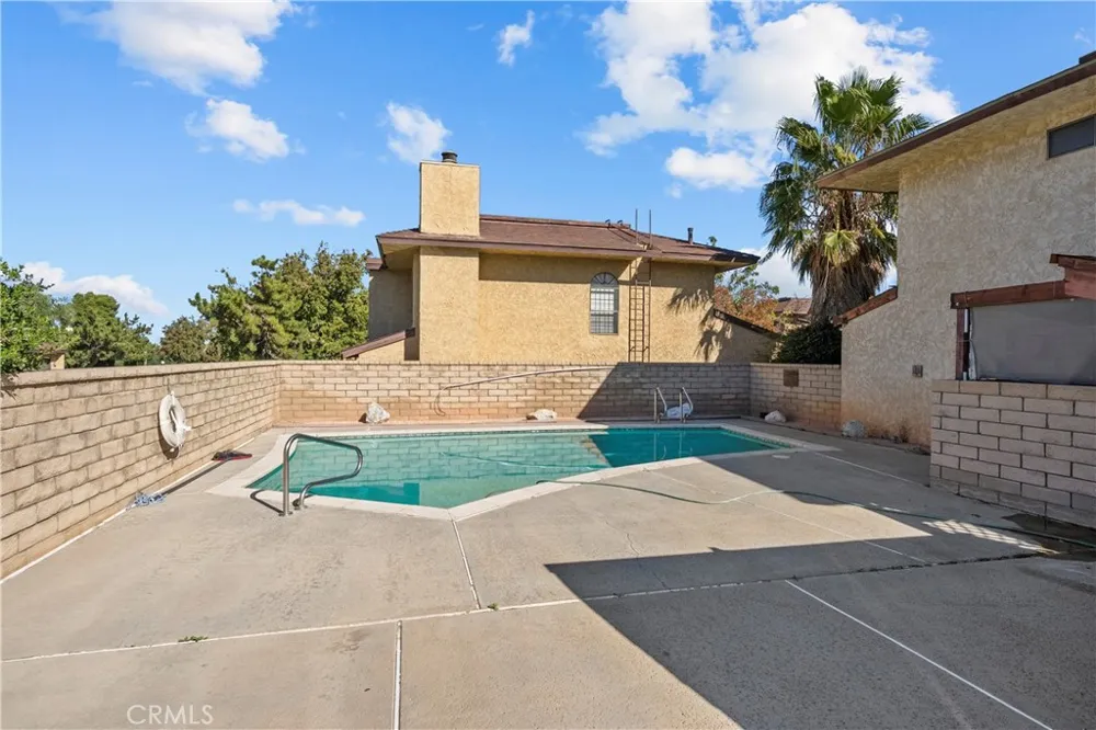 42805 15th W Lancaster, CA 93534