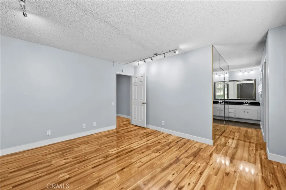 42805 15th W Lancaster, CA 93534