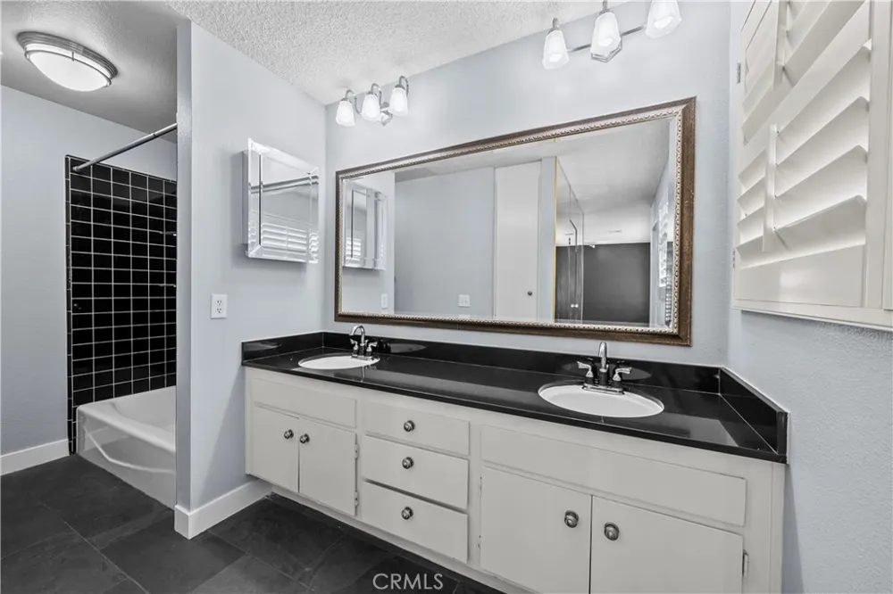 42805 15th W Lancaster, CA 93534