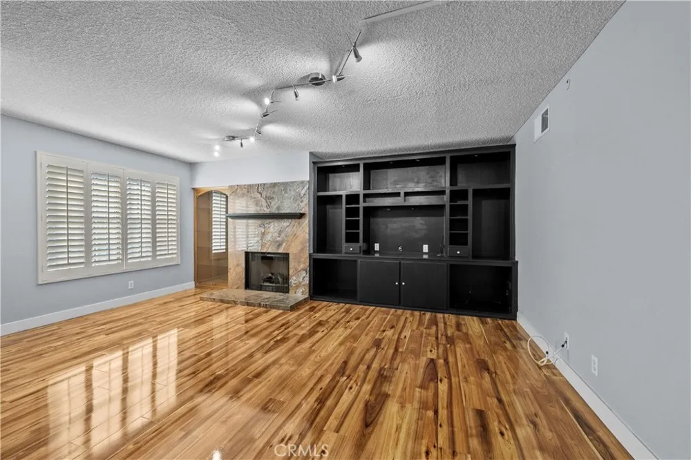 42805 15th W Lancaster, CA 93534