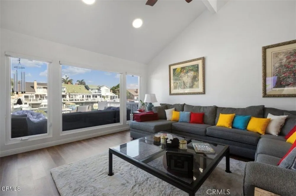 4541 Lyme Bay Oxnard, CA 93035