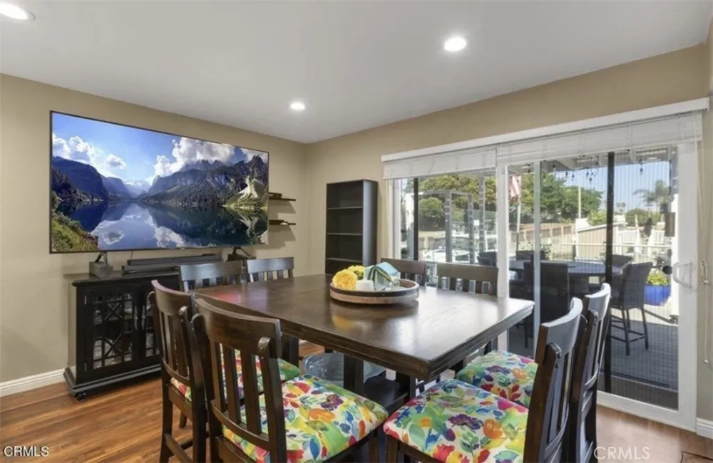 4541 Lyme Bay Oxnard, CA 93035