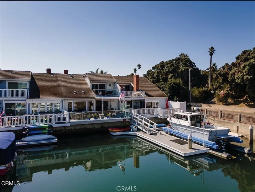 4541 Lyme Bay Oxnard, CA 93035