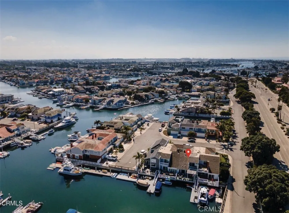 4541 Lyme Bay Oxnard, CA 93035