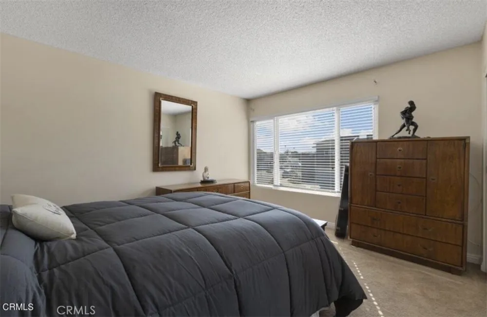 4541 Lyme Bay Oxnard, CA 93035