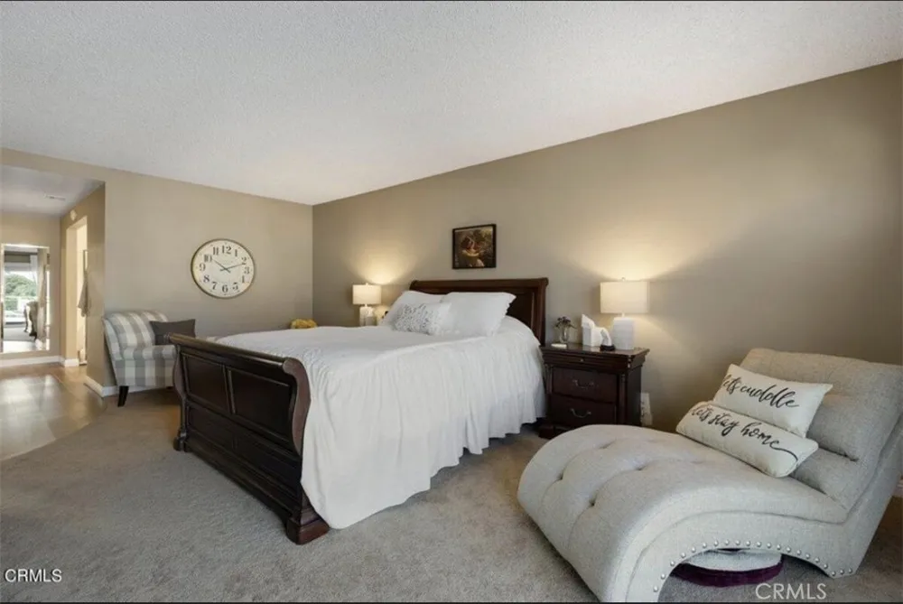 4541 Lyme Bay Oxnard, CA 93035