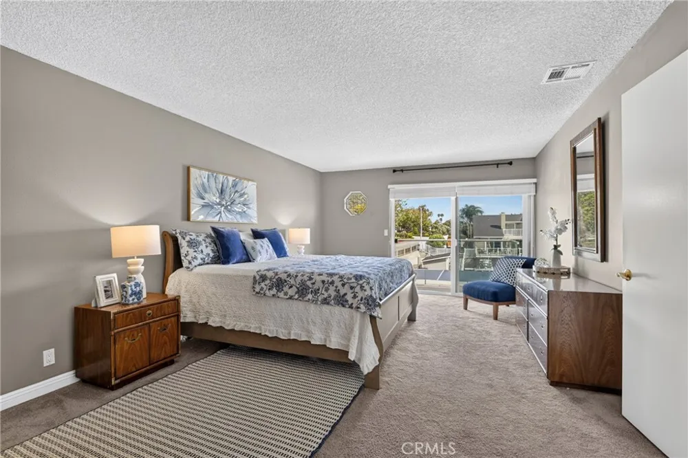 4541 Lyme Bay Oxnard, CA 93035