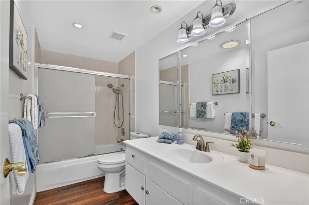 4541 Lyme Bay Oxnard, CA 93035