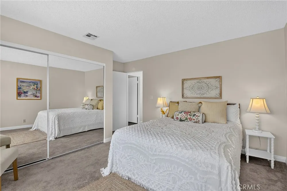 4541 Lyme Bay Oxnard, CA 93035