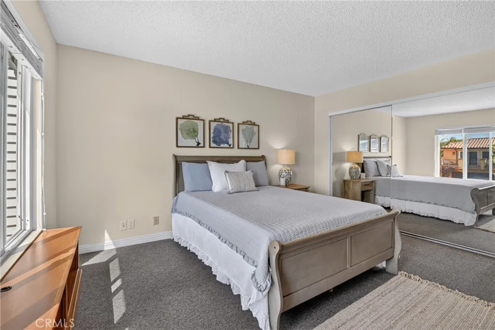 4541 Lyme Bay Oxnard, CA 93035