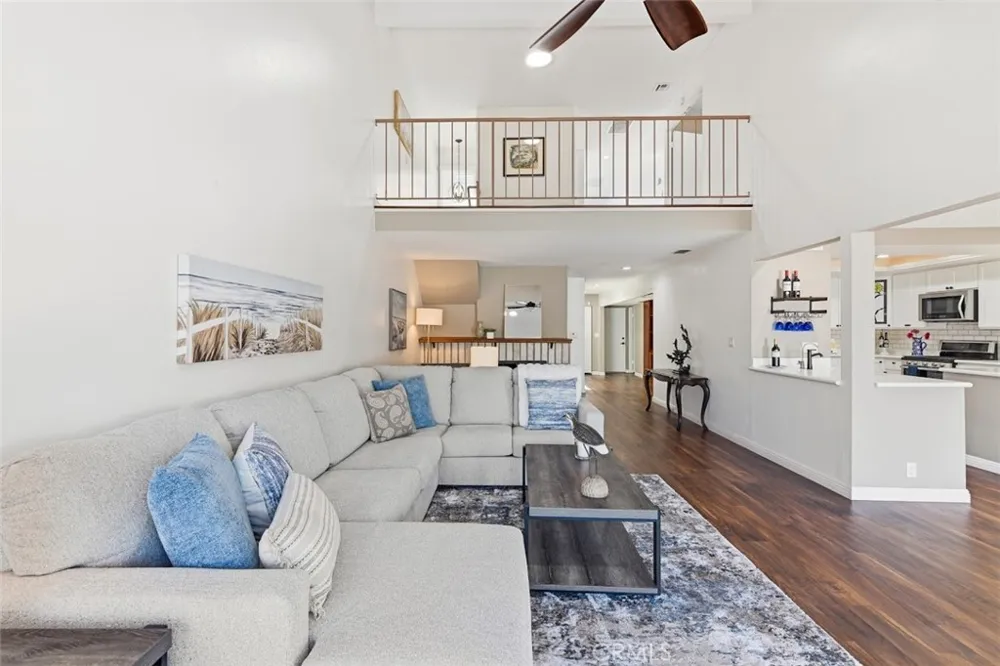 4541 Lyme Bay Oxnard, CA 93035