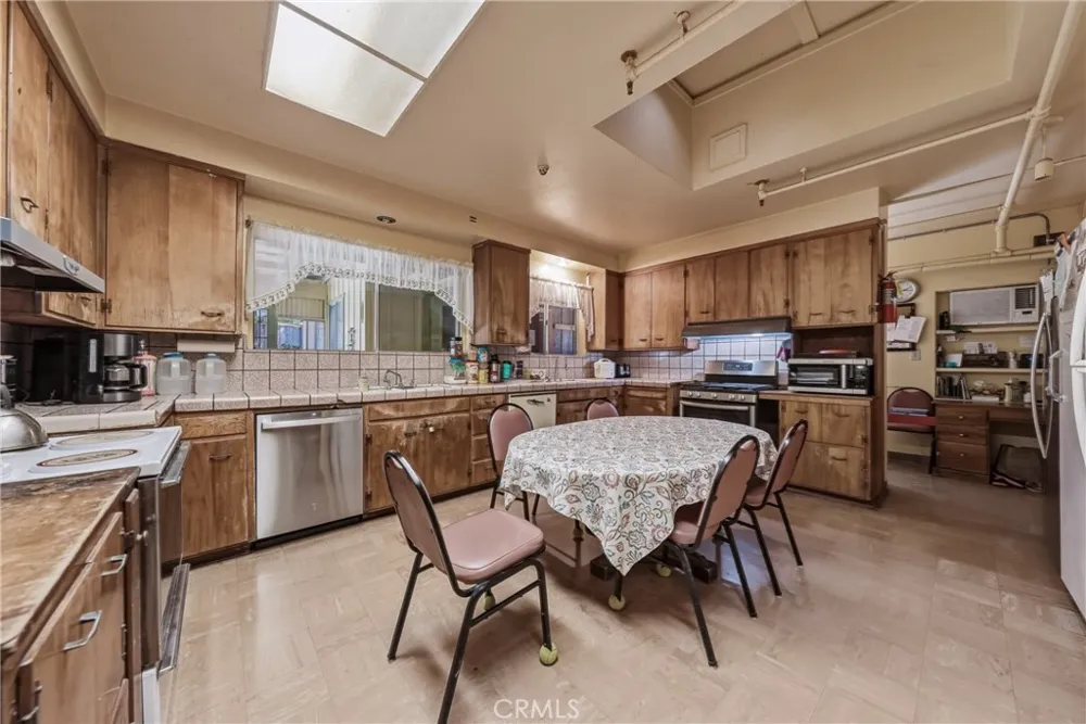 955 Pool Lakeport, CA 95453