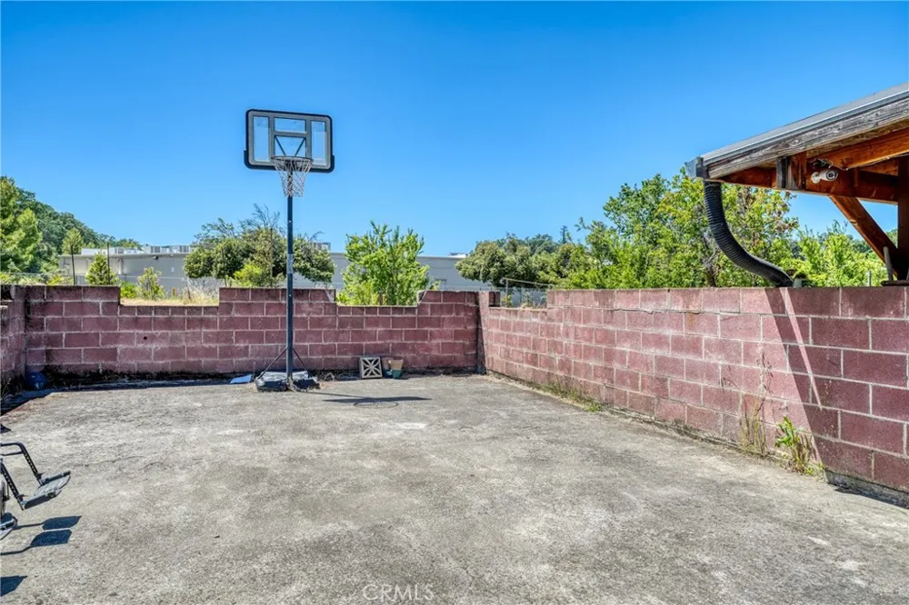 955 Pool Lakeport, CA 95453