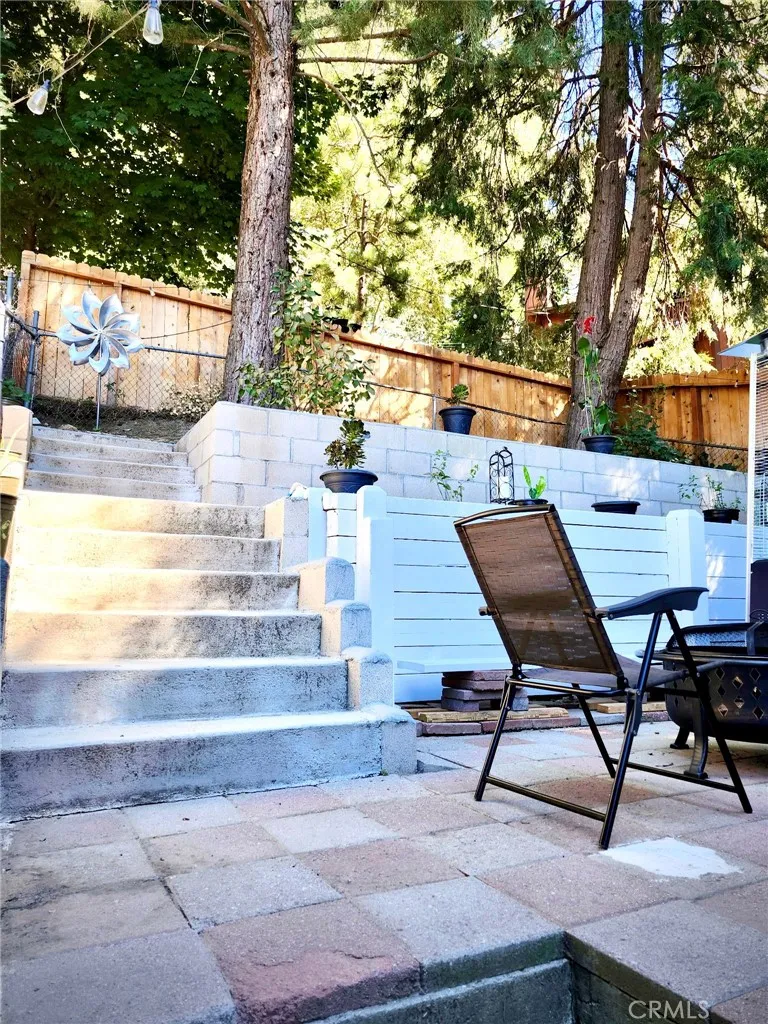 445 Redwood Drive Crestline, CA 92322
