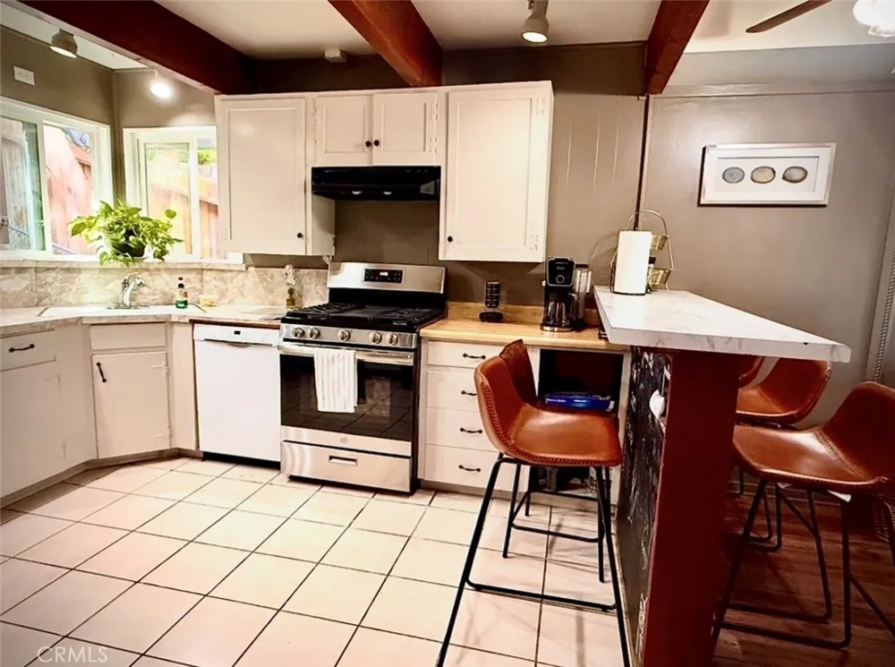 445 Redwood Drive Crestline, CA 92322
