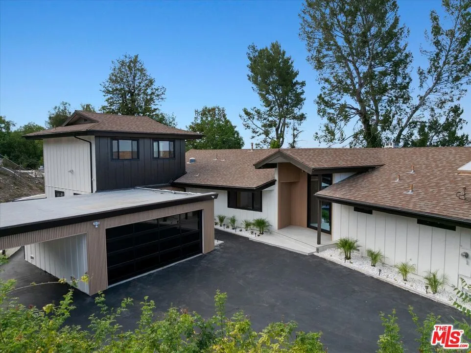 4847 Brewster Drive Tarzana, CA 91356