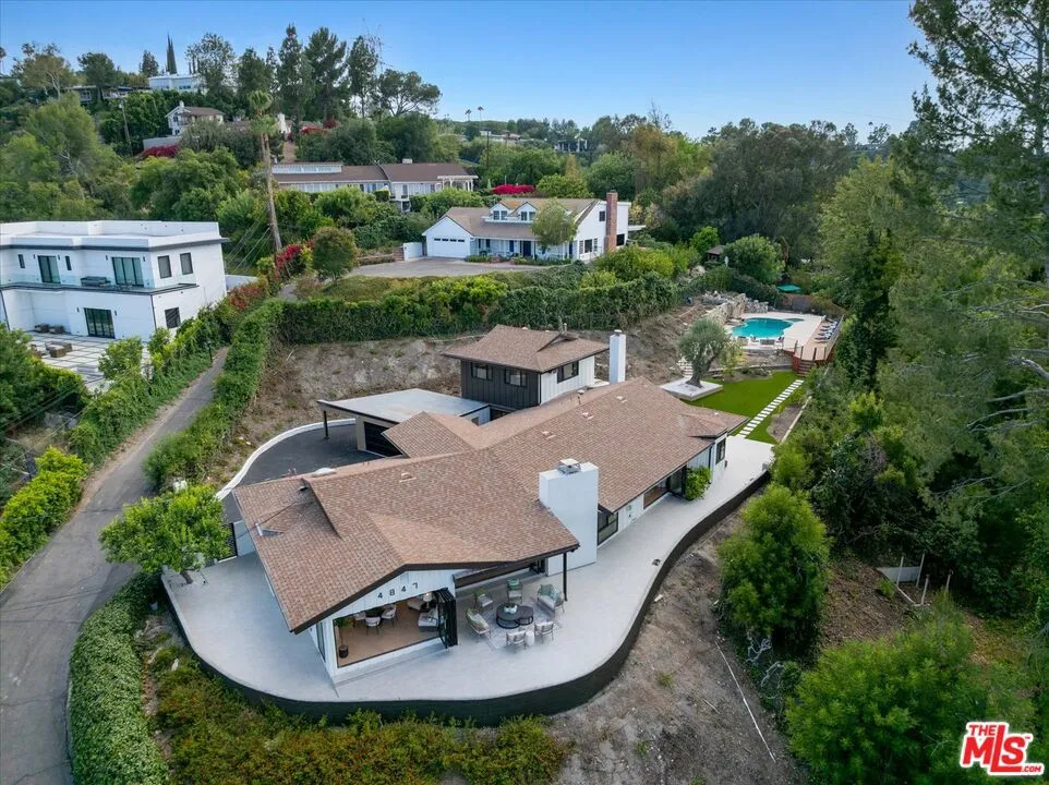 4847 Brewster Drive Tarzana, CA 91356