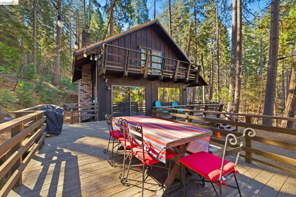 1273 Lilac Dr Arnold, CA 95223