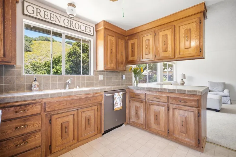 471 Country Club Drive Carmel Valley, CA 93924