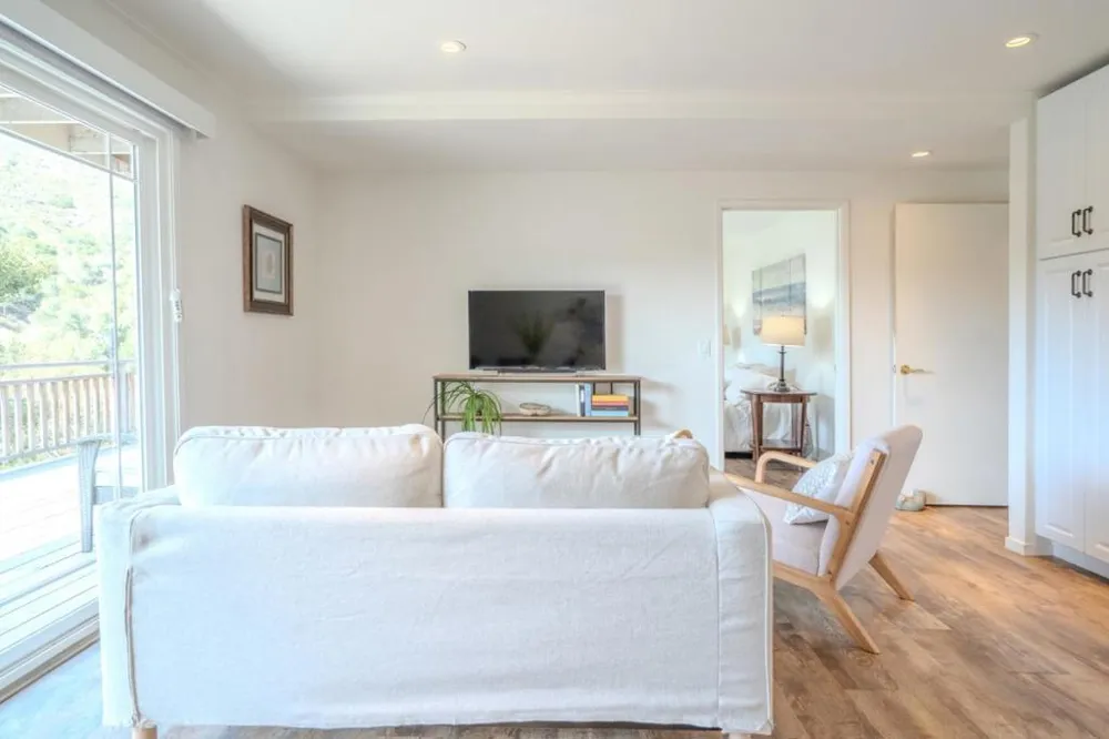 471 Country Club Drive Carmel Valley, CA 93924