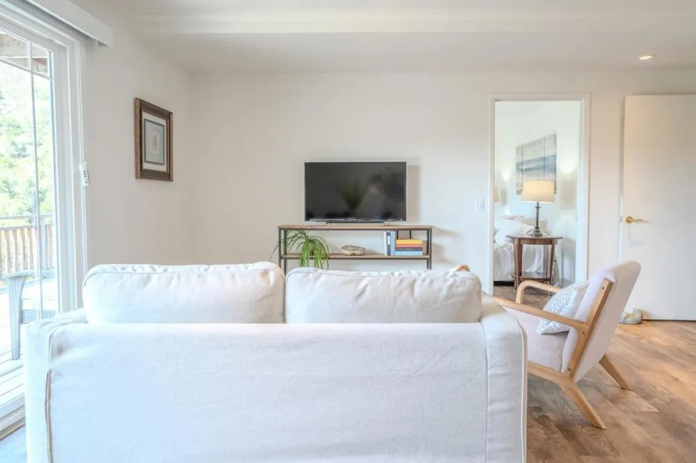 471 Country Club Drive Carmel Valley, CA 93924