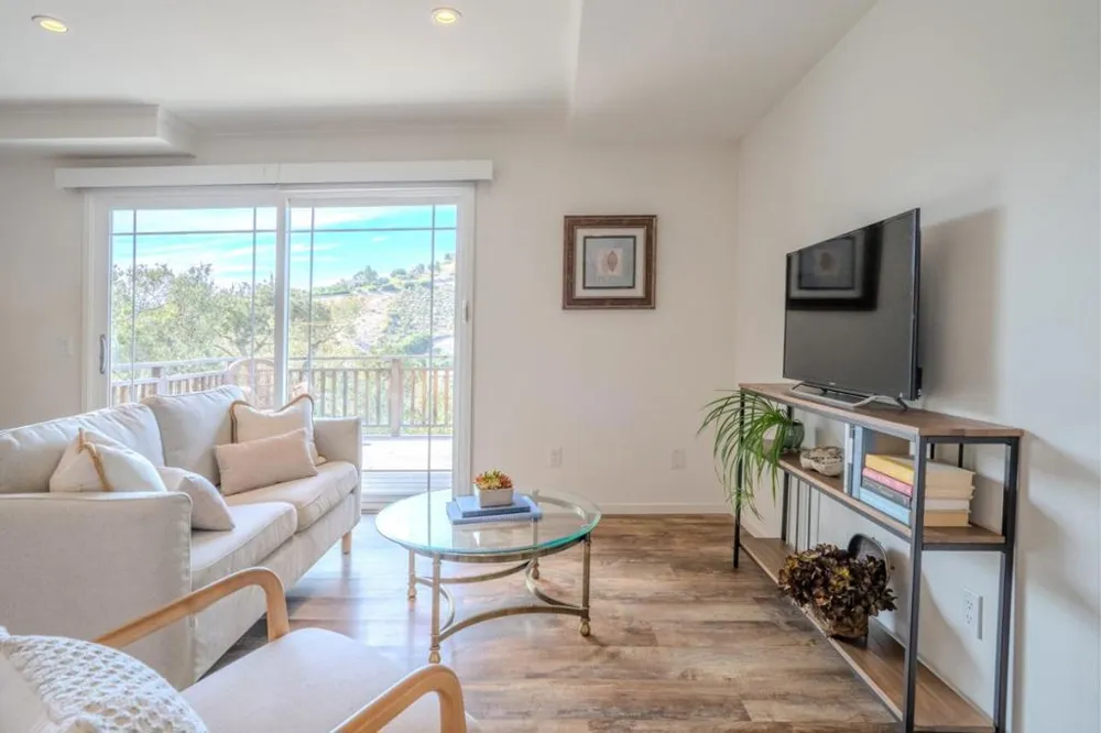 471 Country Club Drive Carmel Valley, CA 93924