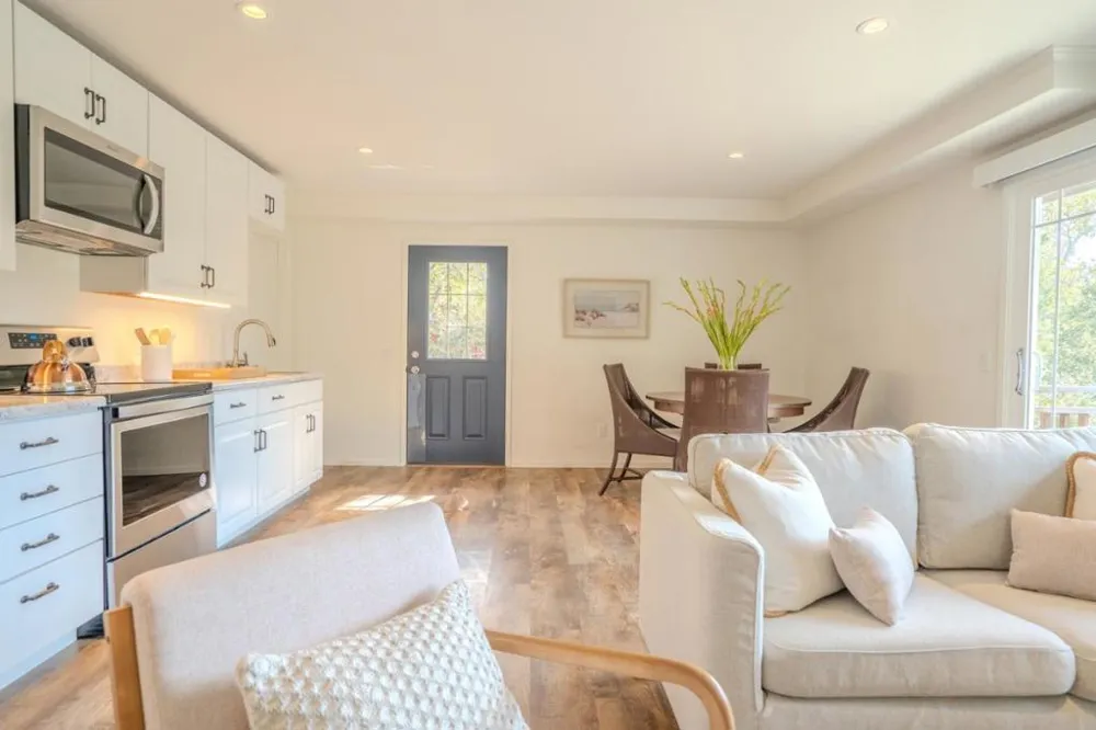 471 Country Club Drive Carmel Valley, CA 93924