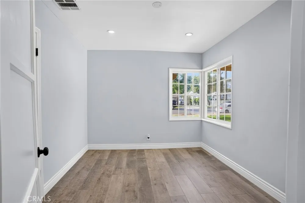 512 Lazard San Fernando, CA 91340