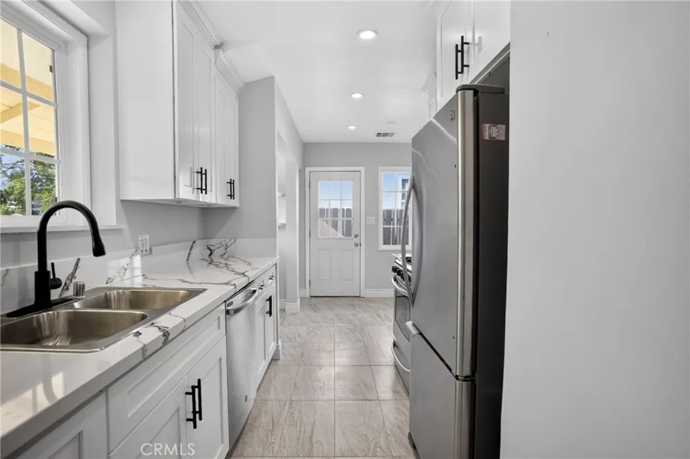 512 Lazard San Fernando, CA 91340
